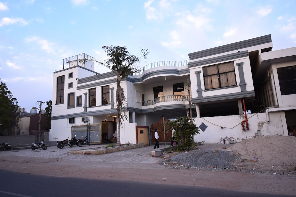 Hotel S B Excellency - last minute hotel in Jodhpur