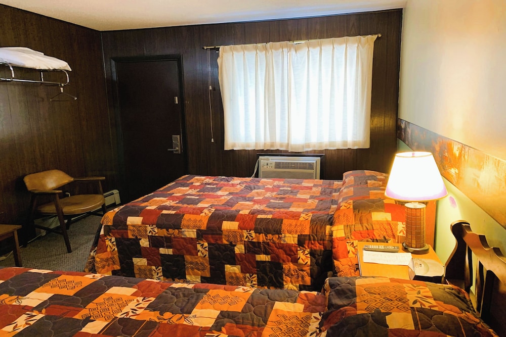 Love Hotels Voyageur by OYO at International Falls MN - photo 13