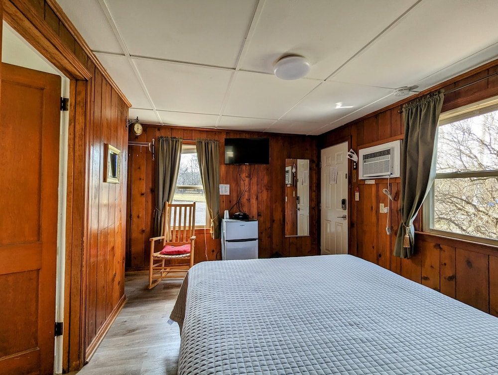 Riverside Motel - photo 6
