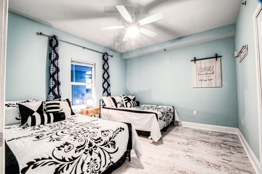 Laketown Wharf Resort by Aneliya's Rentals - photo 141