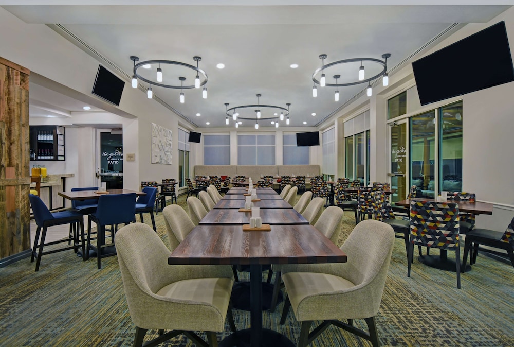Hilton Garden Inn Houston Galleria Area - photo 35