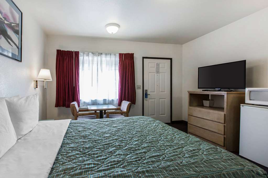 Rodeway Inn Beaumont 1 10 - photo 15