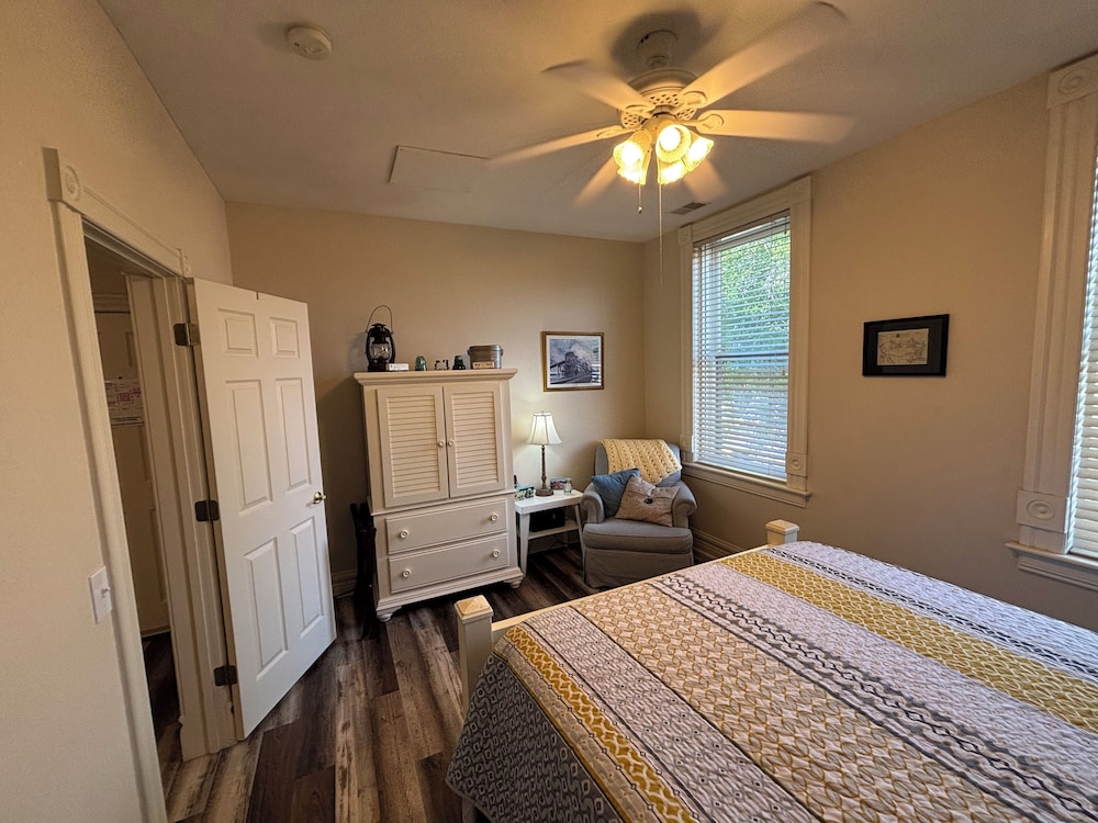 Hermann Crown Suites - photo 80