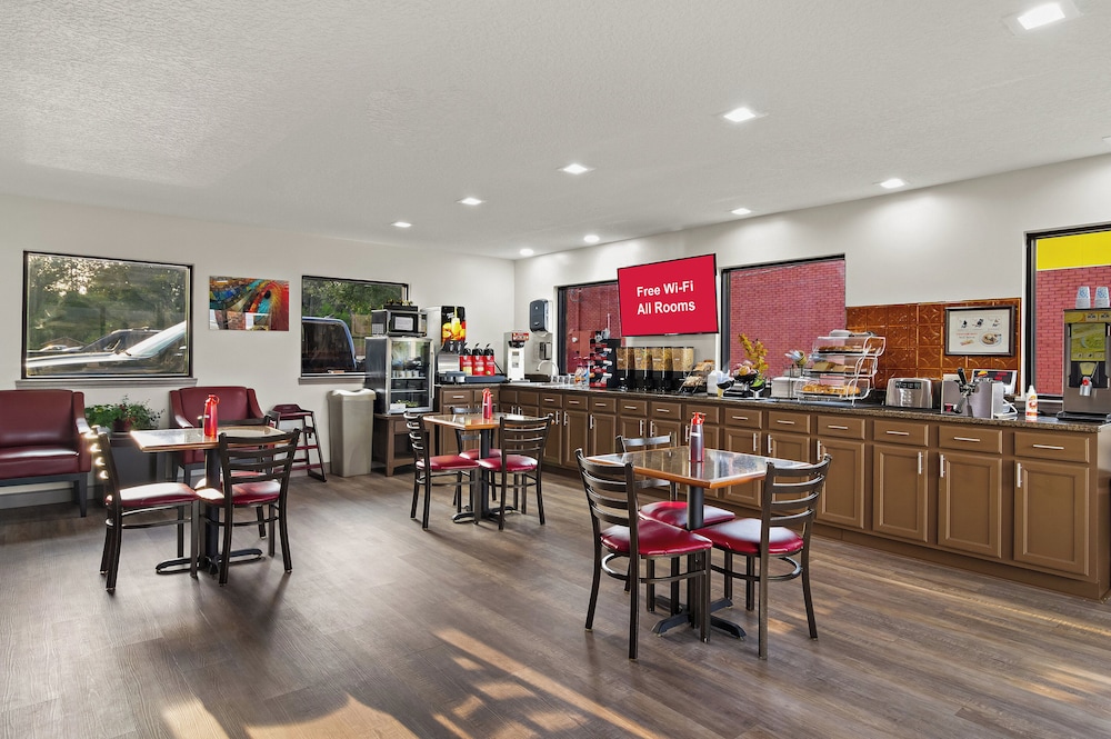 Red Roof Inn Baldwin - photo 20