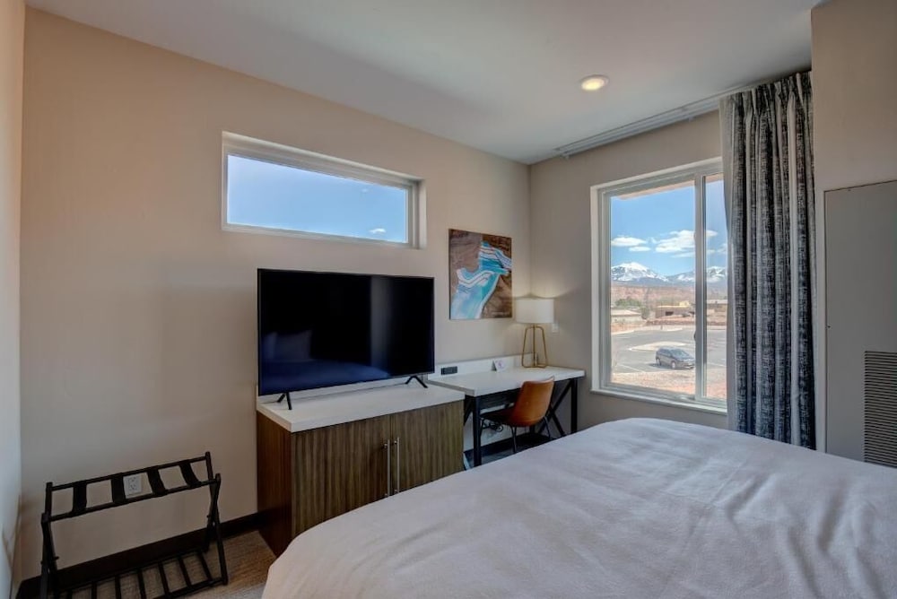 Scenic View Inn & Suites Moab - photo 12