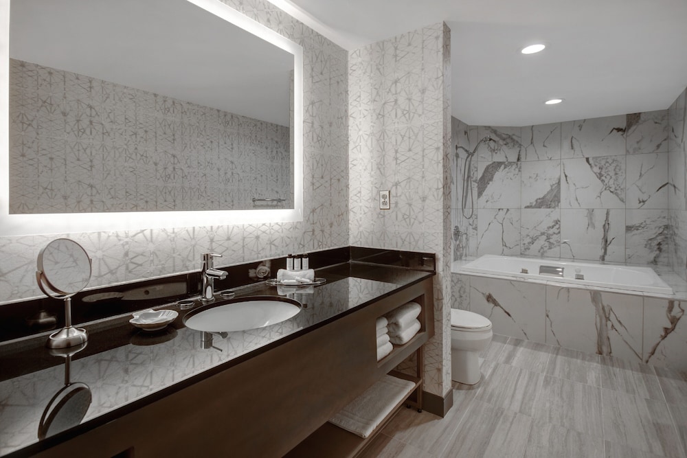 Crowne Plaza Auburn Hills by IHG - photo 4