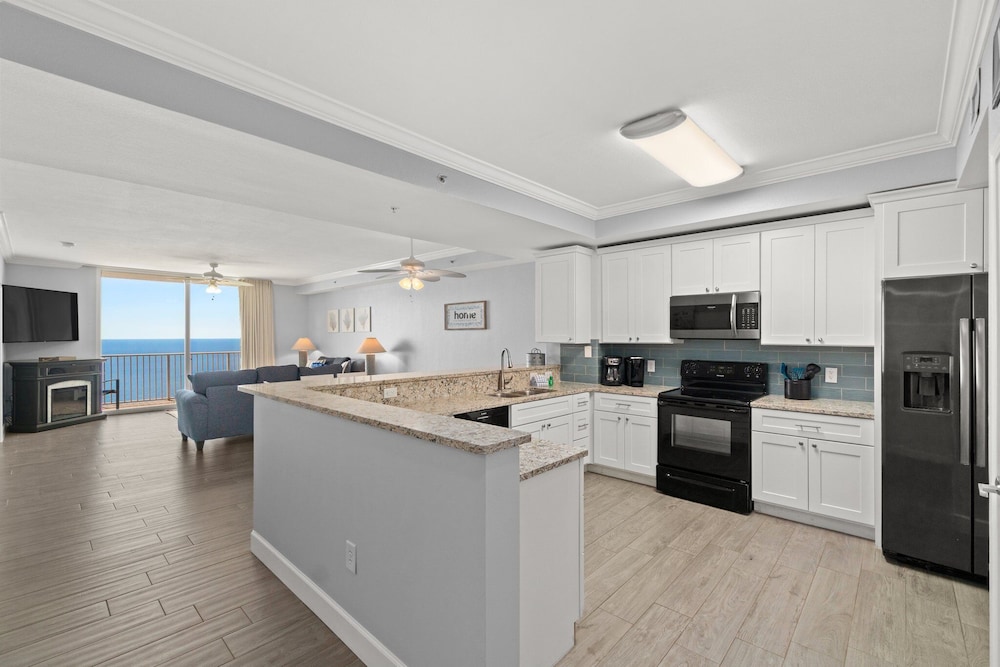 Tidewater Beach Luxury Penthouse With Resort Amenities and a View - photo 8