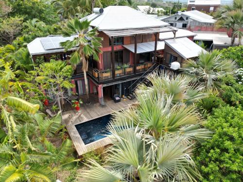 Caz Margouillat in Unknown City, Réunion