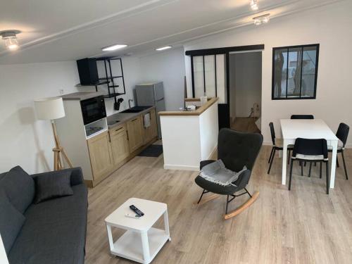 Joli Logement Indépendant — hotel in Mont-Pres-Chambord