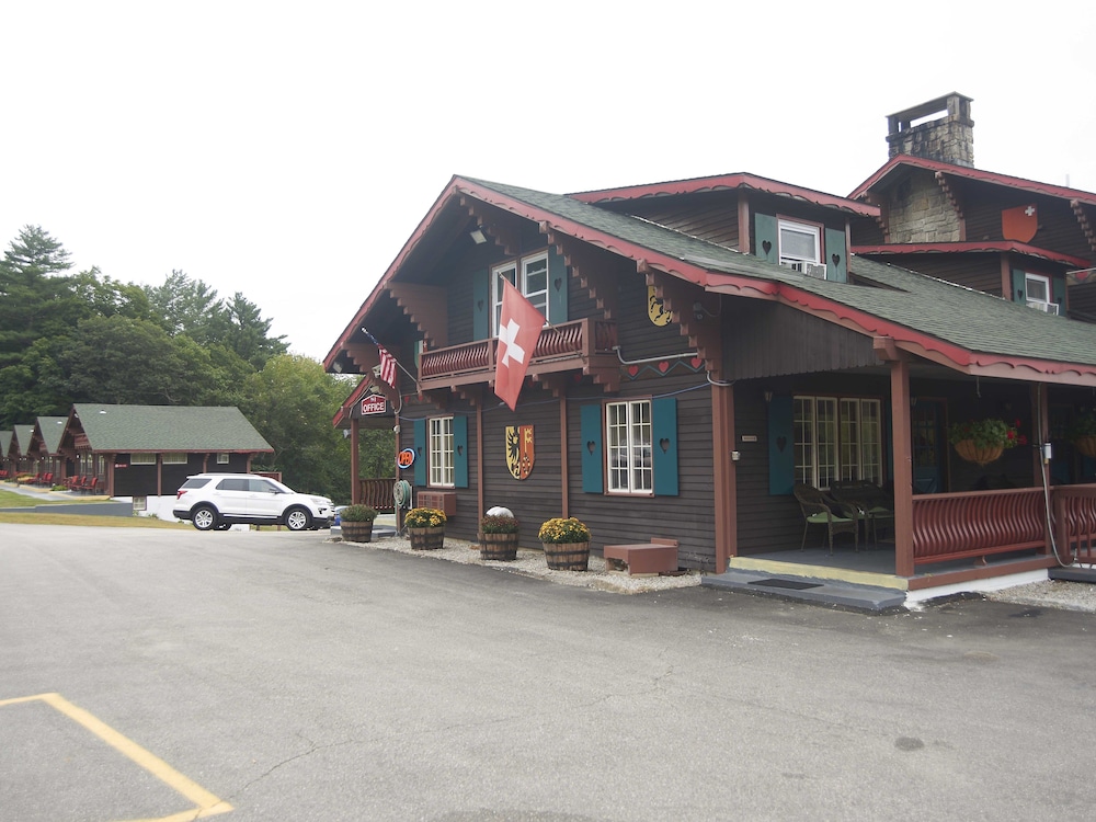 Swiss Chalets Village Inn - photo 90