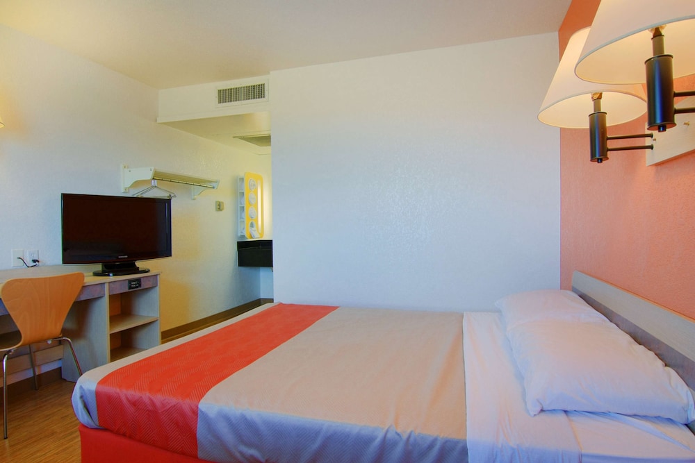 Motel 6 Rapid City SD - photo 15