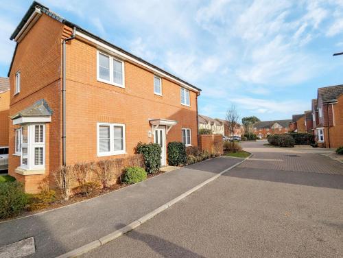 Happy Days - carbon neutral hotel in Yapton