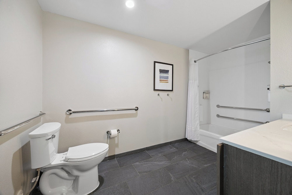 Staybridge Suites Sacramento Woodland - photo 44