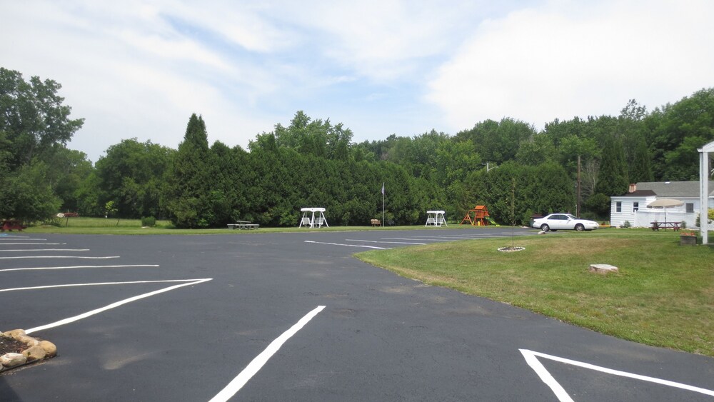 The Villager Motel - photo 34