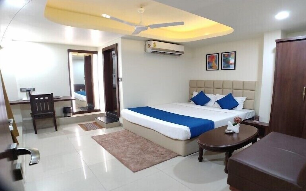 Oyo 992 Hotel Rajlaxmi