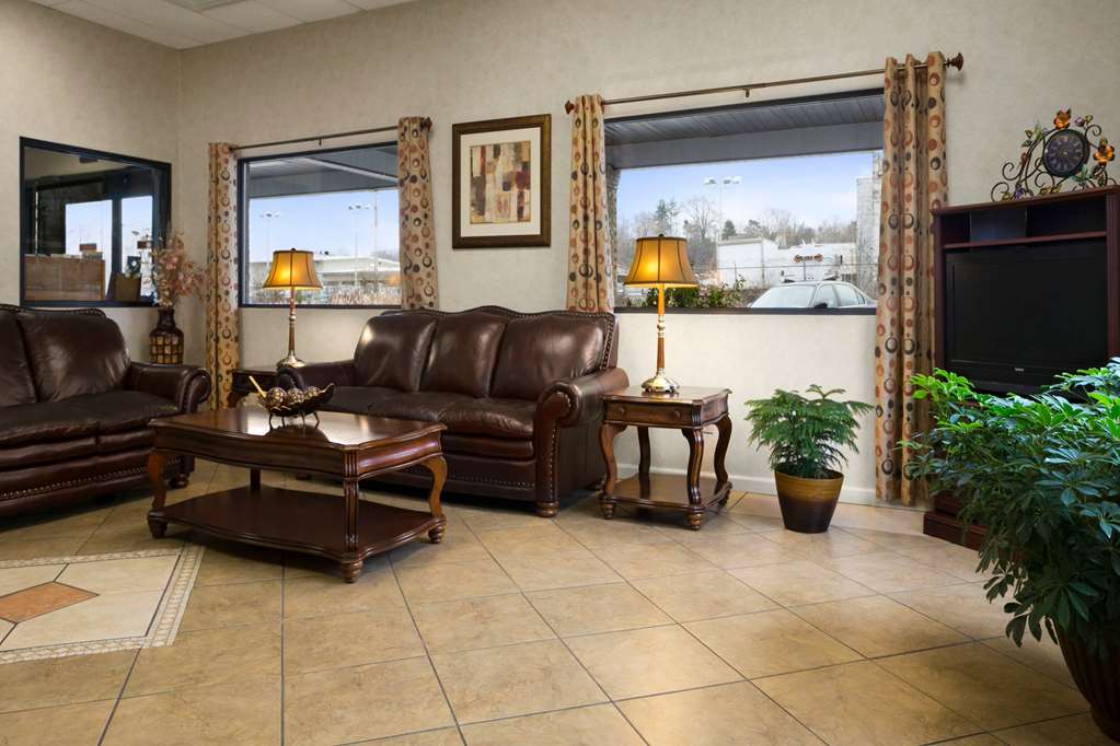 Days Inn by Wyndham Huntington - photo 4