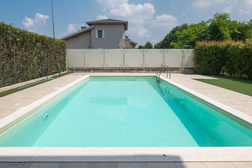 Timetofreedom Apartment with private garden & Pool — 4-Star Luxury Hotel in Peschiera Del Garda, Italy