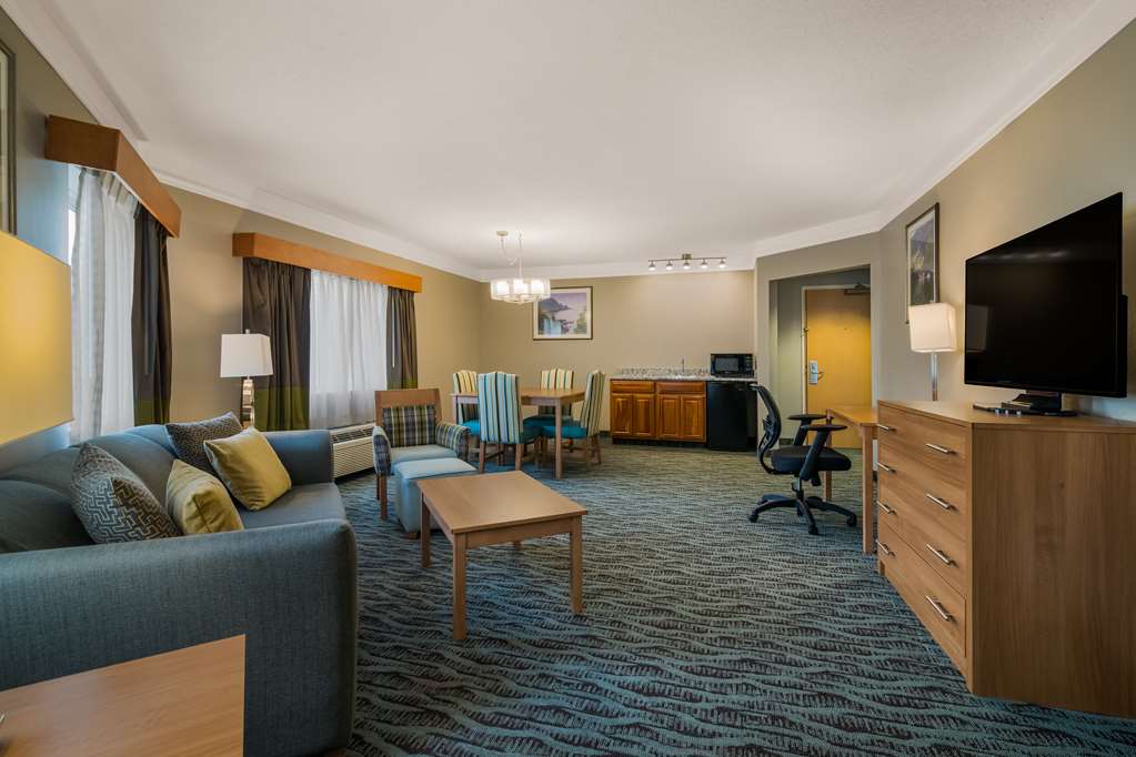 Best Western PLUS Executive Court Inn & Conference Center - photo 32