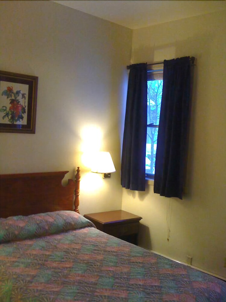 Chelsea Inn Hotel - photo 13