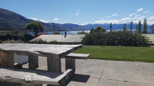 52sq Hawea Apartment Lake and Mountain views — 4-Star Luxury Hotel in Wanaka, New Zealand