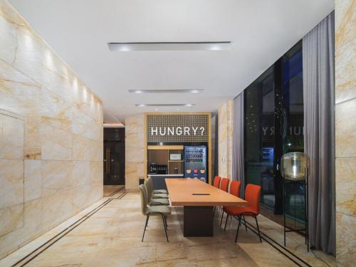 Park Inn by Radisson Wenzhou Longwan International Airport Wanda Plaza — 4-Star Luxury Hotel in Wenzhou, People's Republic of China
