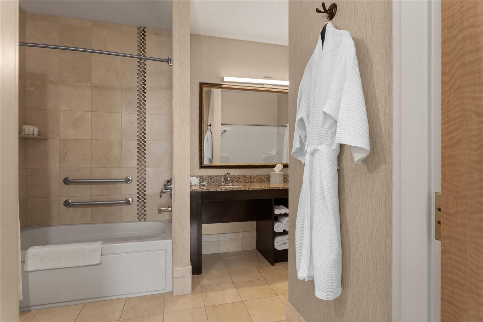 Hawthorn Extended Stay by Wyndham West Palm Beach Airport - photo 21