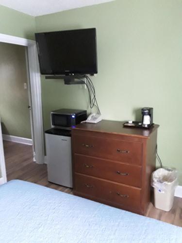 Eddy's Motel - photo 21