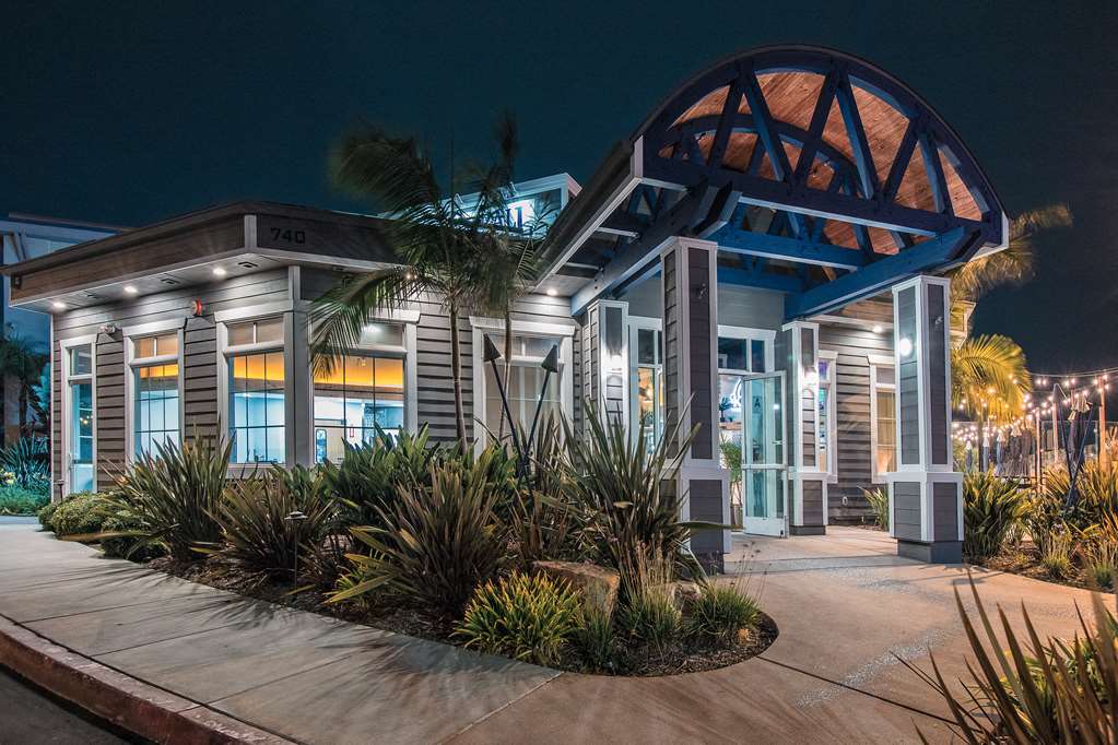 Best Western Plus Marina Gateway Hotel - photo 5