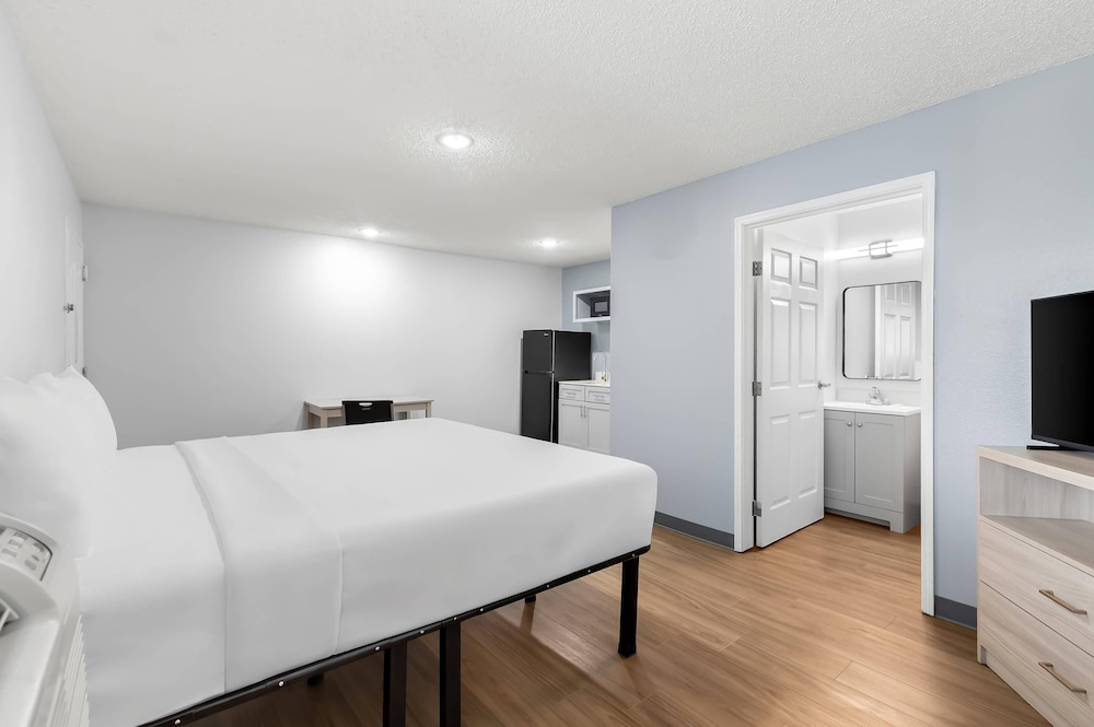 Birch Hill Suites Lakeland - photo 23