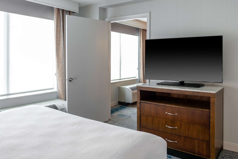 Hilton Garden Inn Arlington Courthouse Plaza - photo 9