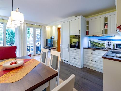 Residenz Margarete Apt. 1.3 — 4-Star Luxury Hotel in Ostseebad Binz, Germany