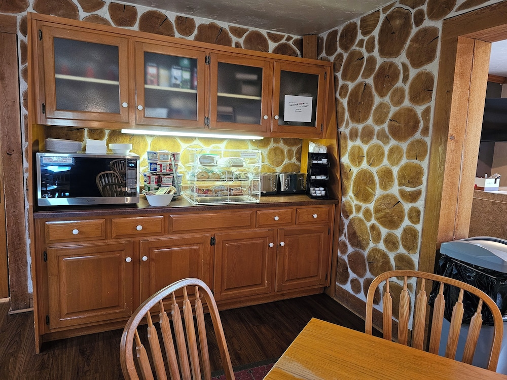 Settlement Courtyard Inn & Lavender Spa - photo 45
