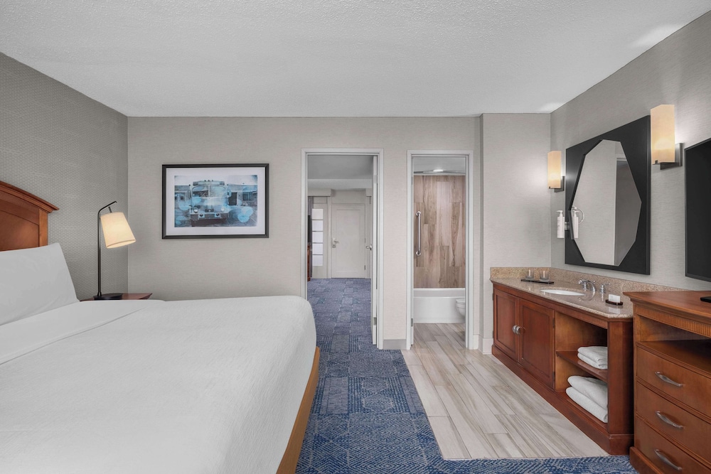 Embassy Suites by Hilton El Paso - photo 27