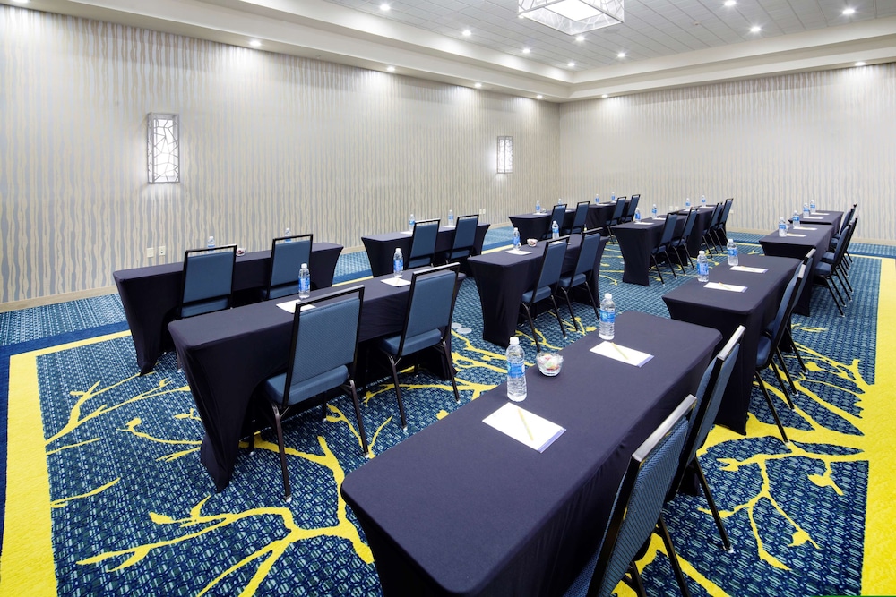 Hilton Garden Inn Longview - photo 67