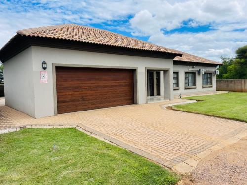 Bela Waterfront Villa — 4-Star Luxury Hotel in Bela Bela, South Africa