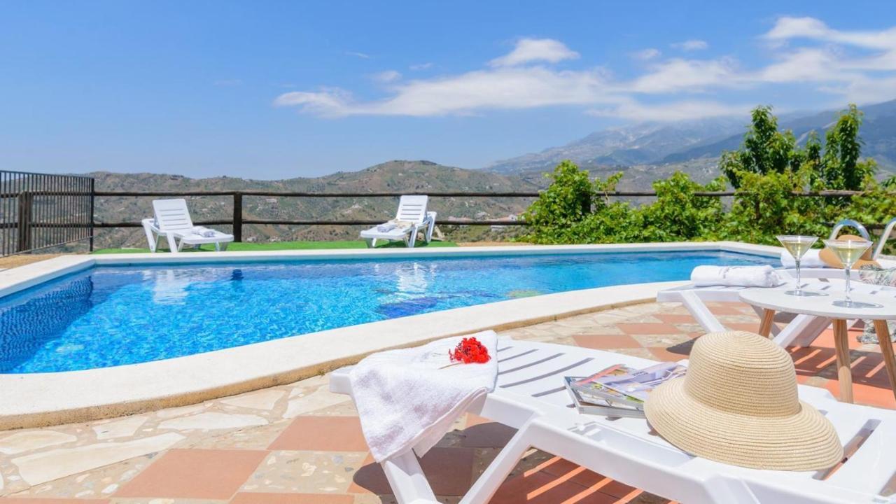 Cómpeta Rural Casa Vistabella by Ruralidays — 4-Star Luxury Hotel in Competa, Spain