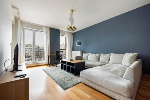 Praga Chic Apartment by BookingHost — 4-Star Luxury Hotel in Warsaw, Poland