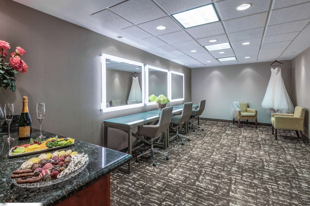 Embassy Suites by Hilton St. Louis St. Charles - photo 33