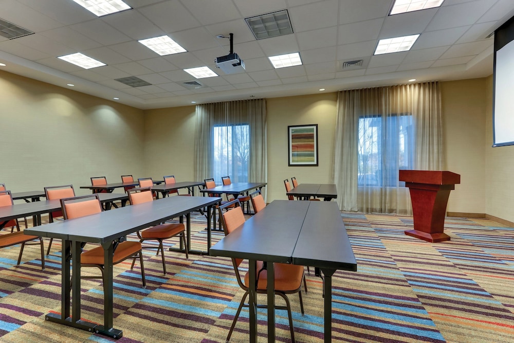 Fairfield Inn & Suites Dunn I 95 - photo 40