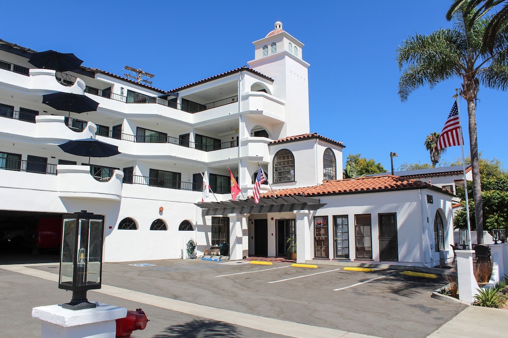 The Surfbreak Hotel - photo 32