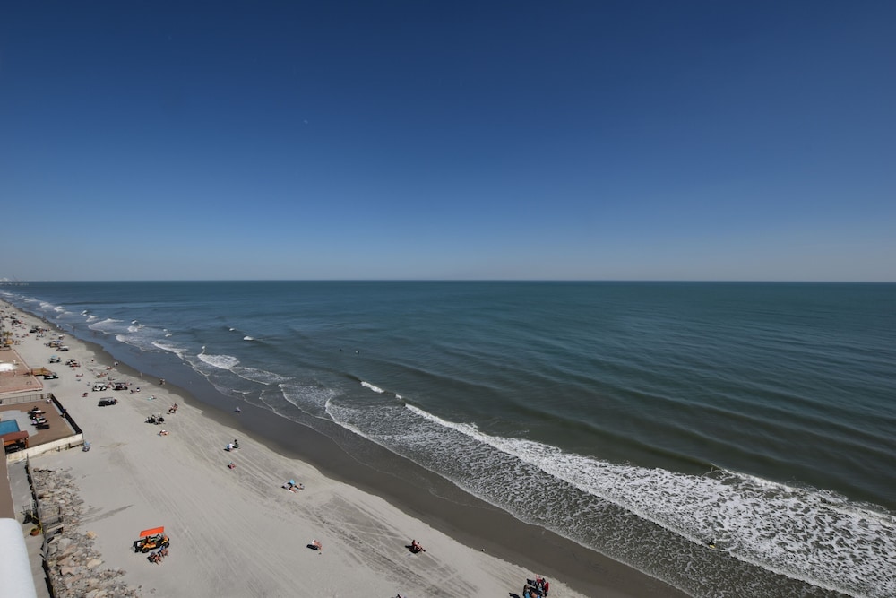 1004 Waters Edge Resort 1 Bedroom Condo by RedAwning - photo 32