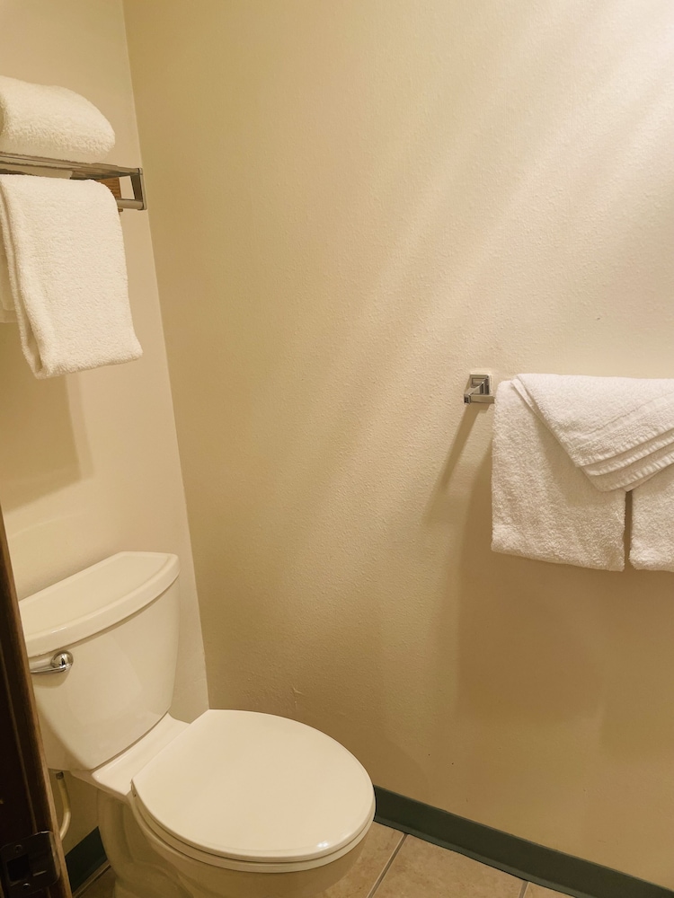 America's Best Value Inn Sandpoint - photo 24