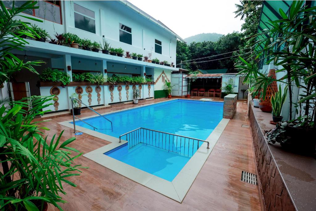 Athirappilly POLARIS Riverside Pool Resort — Alwaye — photo 4
