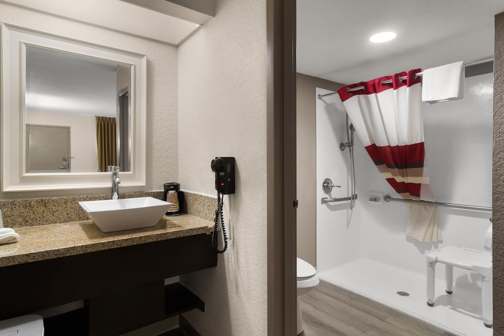 Red Roof Inn Kingsland - photo 25