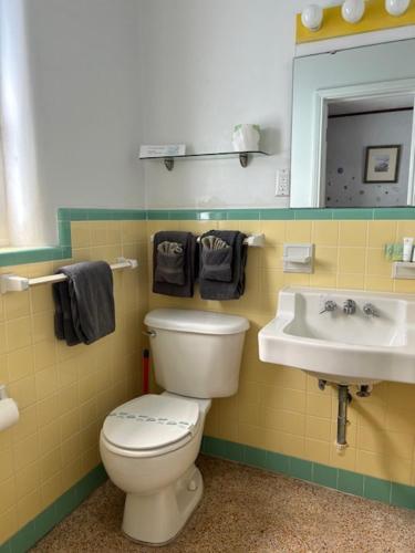 Seahorse Inn - photo 31