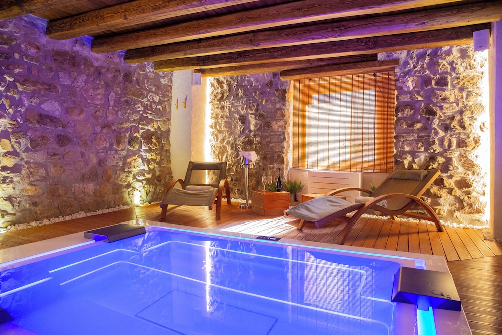 Porta Soprana Luxury Guest House & Spa — 4-Star Luxury Hotel in Chiusa Sclafani, Italy