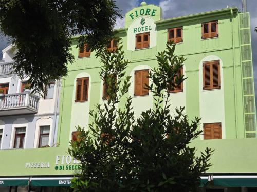 FIORE Seaview Rooms Premium Location in Selce, Croatia