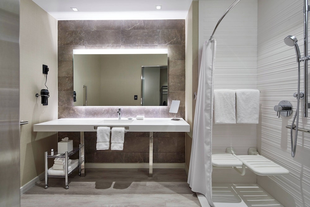 AC Hotel By Marriott Greenville - photo 28