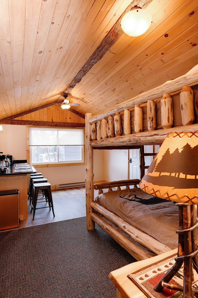 Cobble Mountain Lodge - photo 27