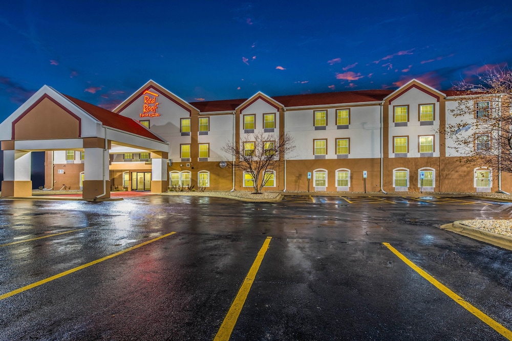 Econo Lodge Inn & Suites - photo 41